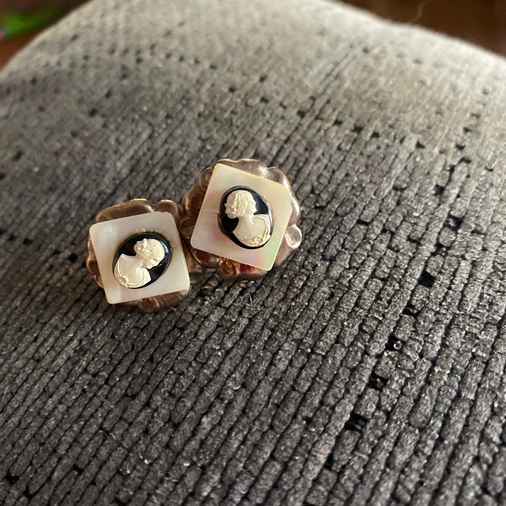 Western Antique CAMEO Elegant Ladies Buckle Earrings
